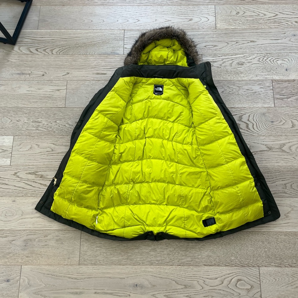 The North Face Parka - Picture 3 of 4
